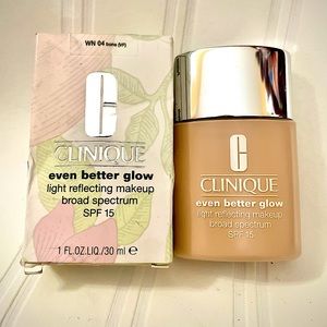 NEW Clinique Even Better Glow Foundation WN04